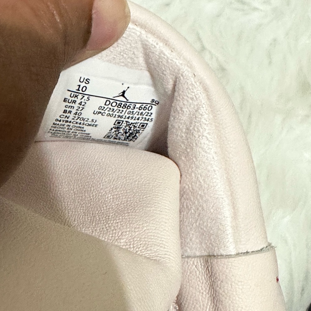 Nike Slide - Picture 6 of 8
